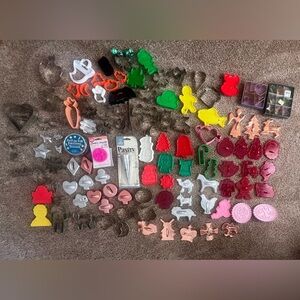 128 Vintage Cookie Cutters Red Plastic‎ HRM Crown Holidays McDonald’s Copper